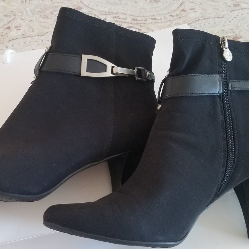 Etienne Aigner Black Boots Size 91/2 Medium
